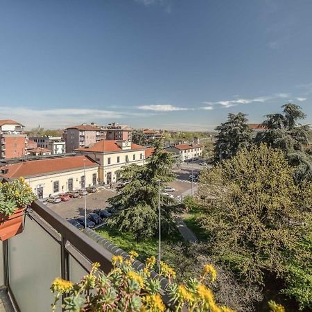 Suite Angolo Alla Stazione - Appartamento Con Terrazzo Panoramico Pavía Exterior foto