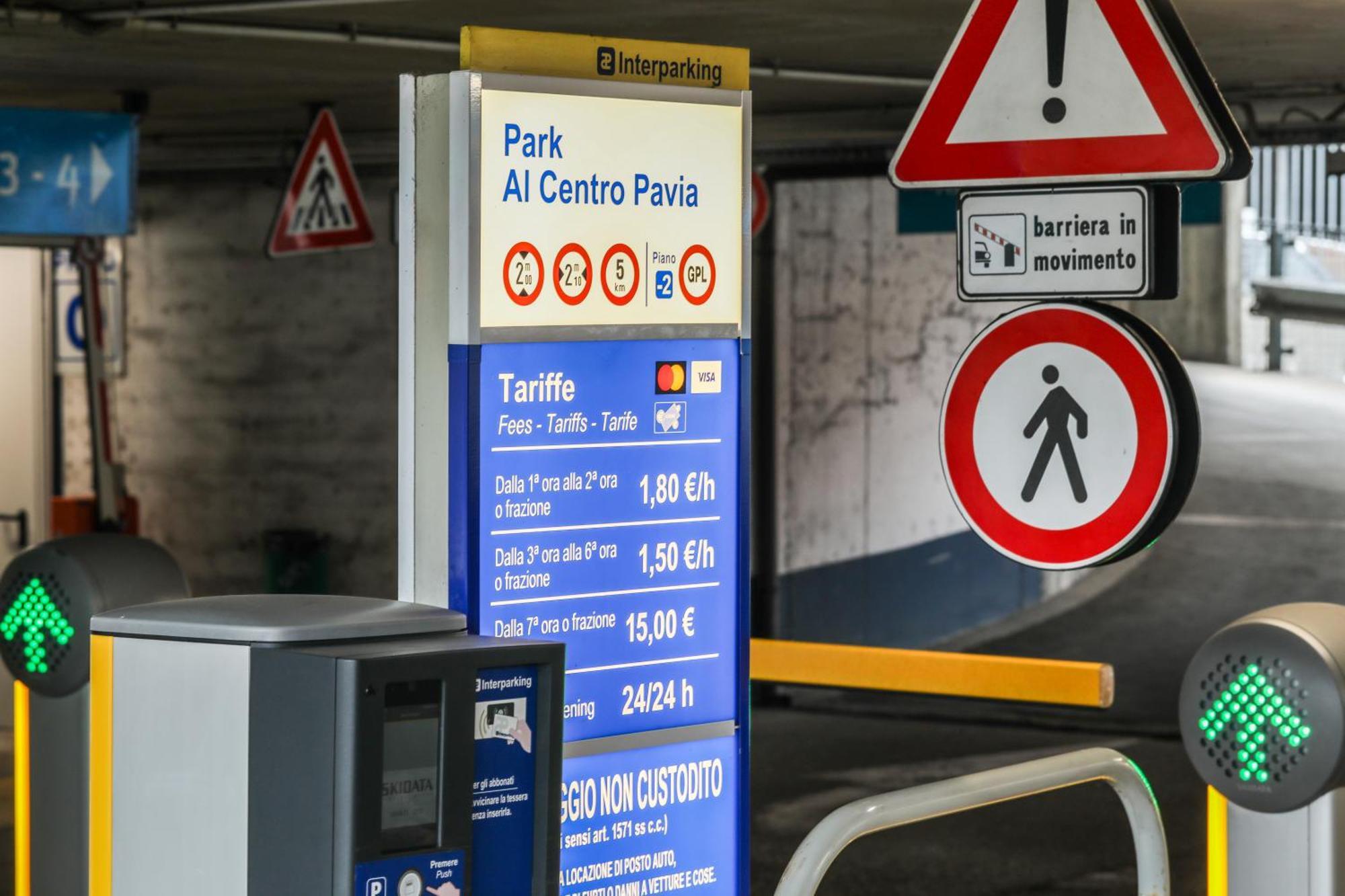 Suite Angolo Alla Stazione - Appartamento Con Terrazzo Panoramico Pavía Exterior foto